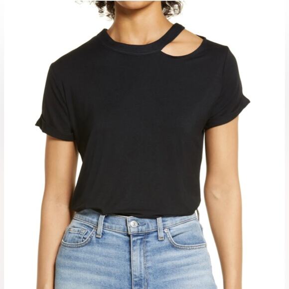 Cutout Detail T-Shirt
Halogen - Picture 4 of 9